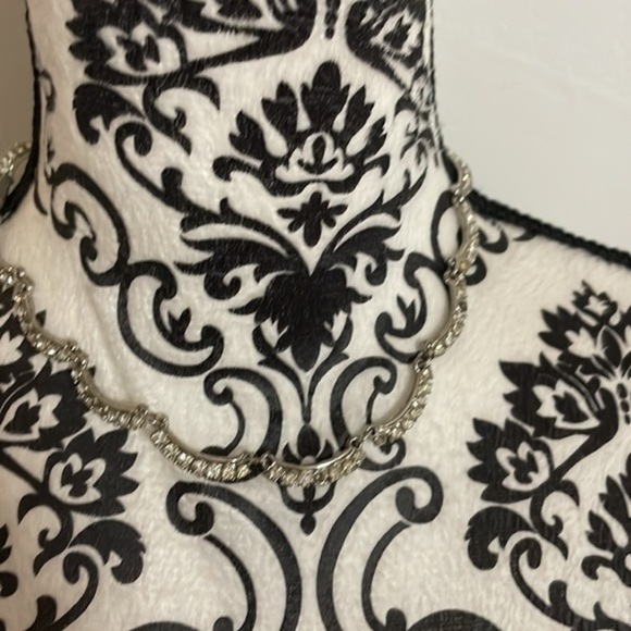 💛Rhinestone Necklace - Picture 4 of 7